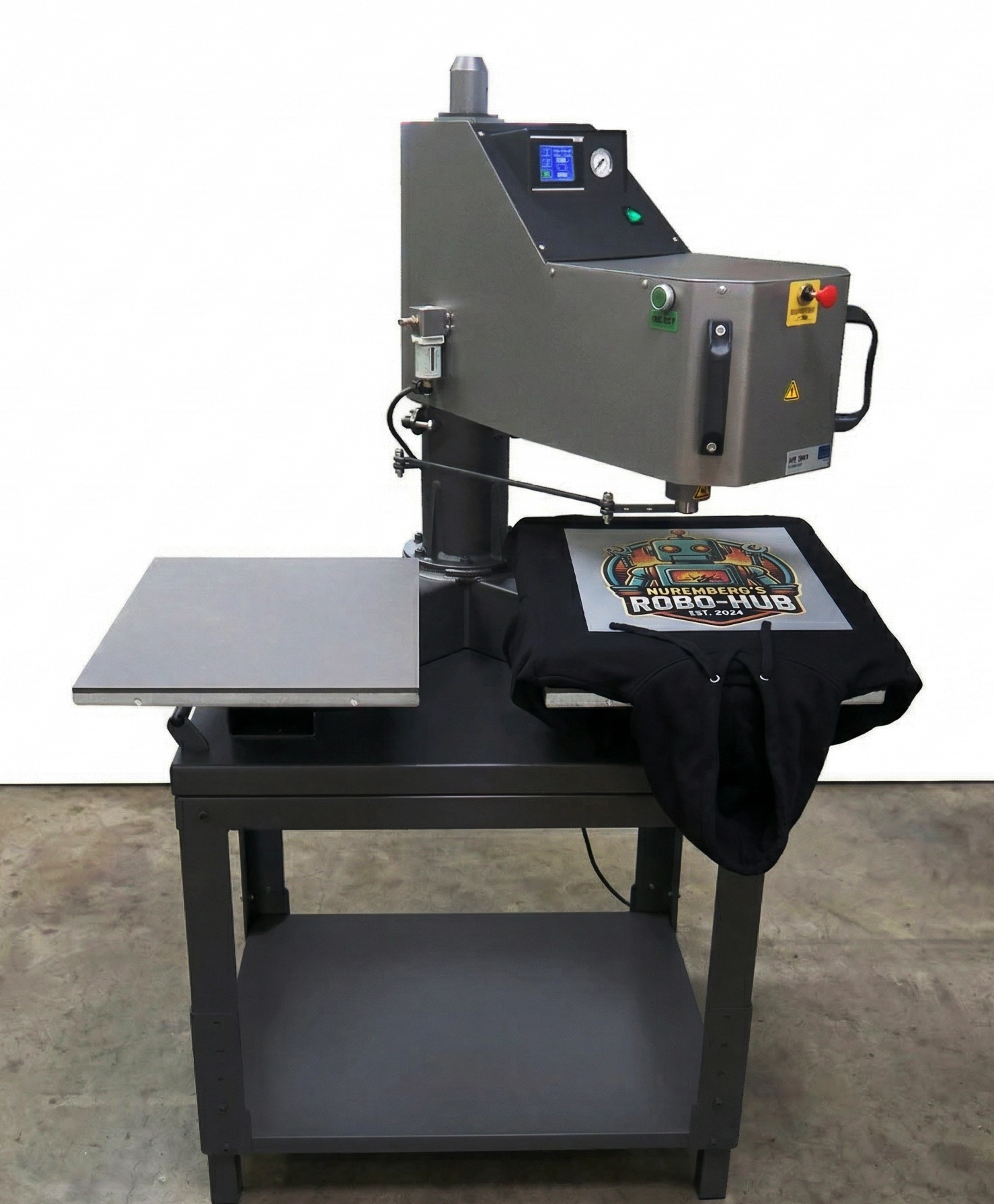 DTF-Transfer wird mit Heißpresse auf Textil verpresst – Printerado Fürth